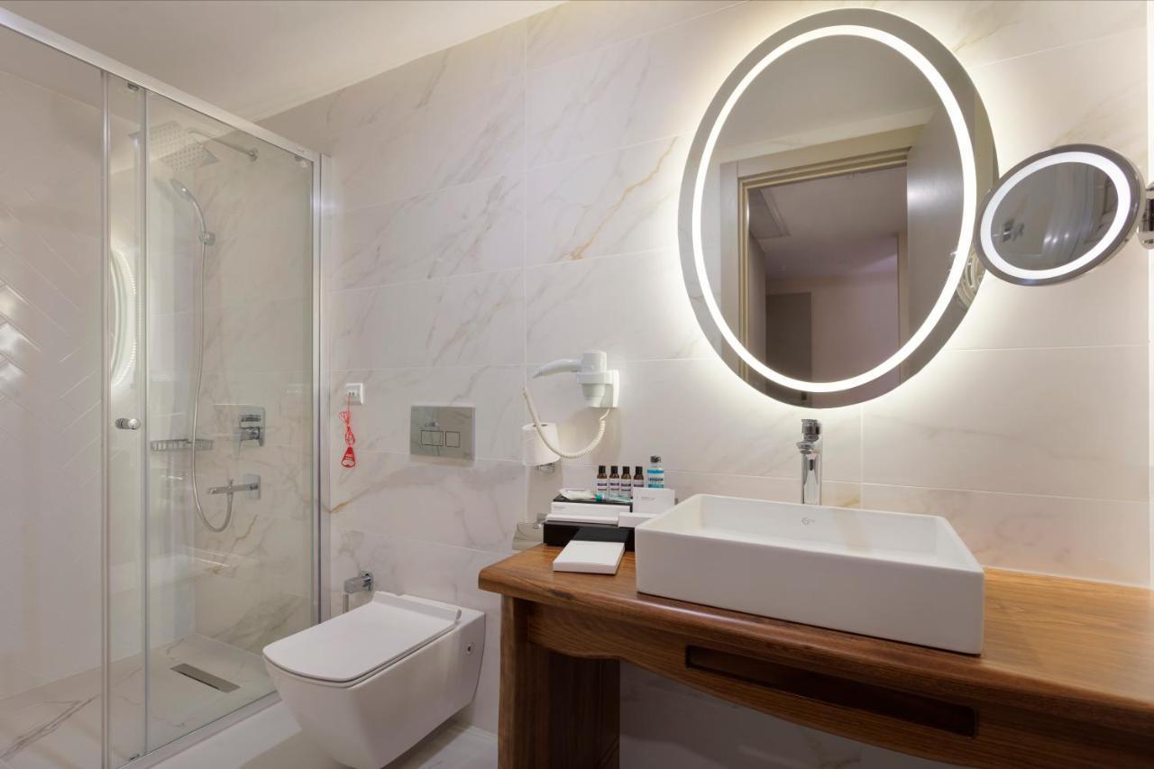 Buem Hotel Kosuyolu Istanbul Exterior photo