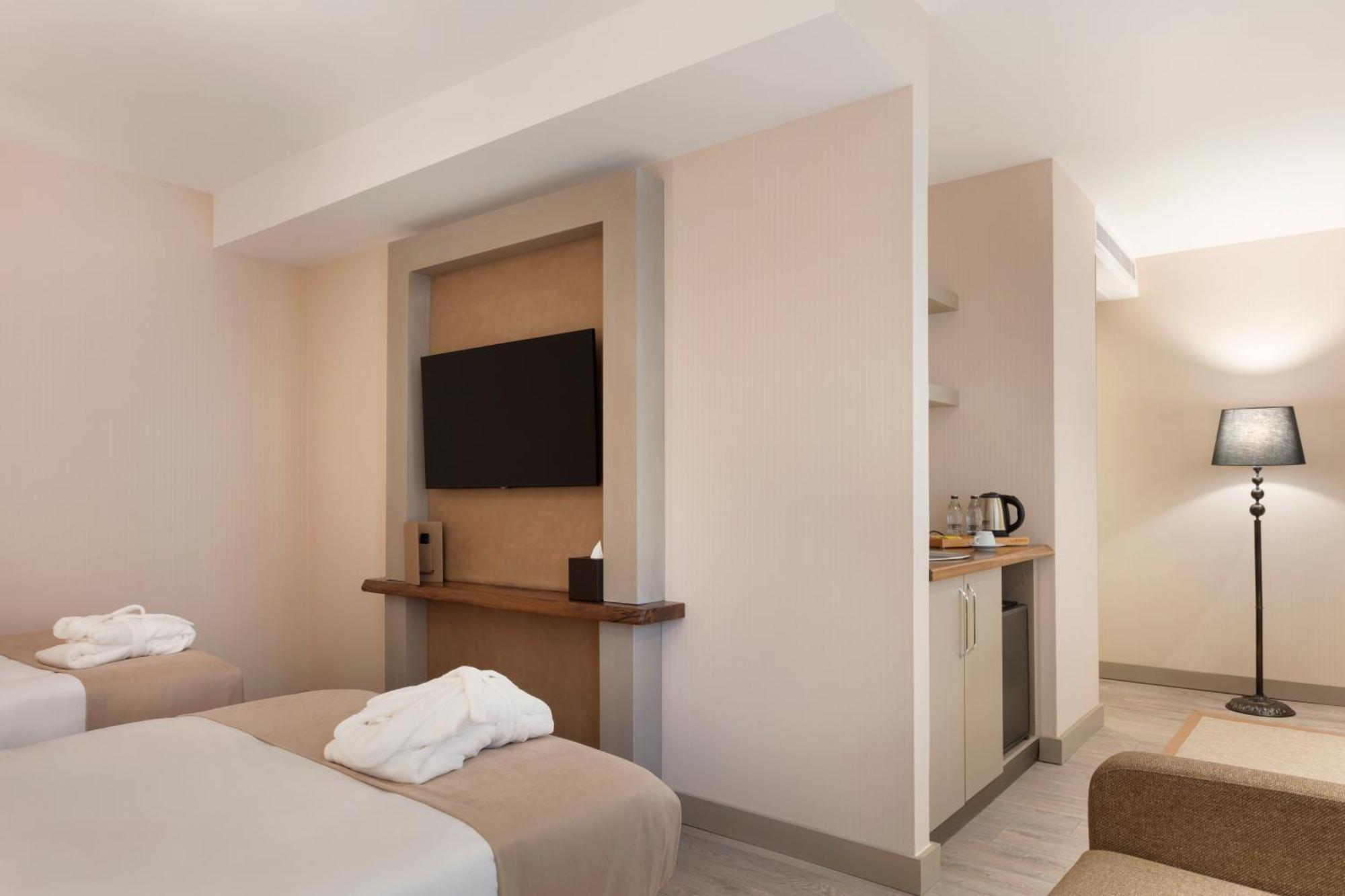 Buem Hotel Kosuyolu Istanbul Room photo